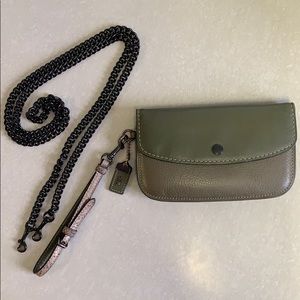 Coach Olive Wristlet Wallet ☕️